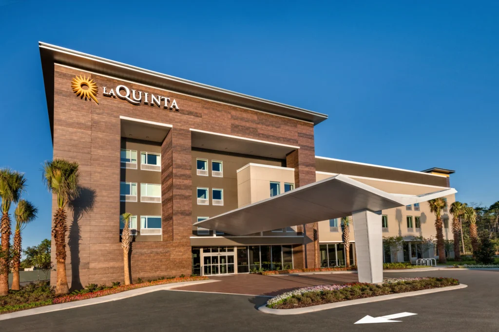 La Quinta Inn & Suites by Wyndham
